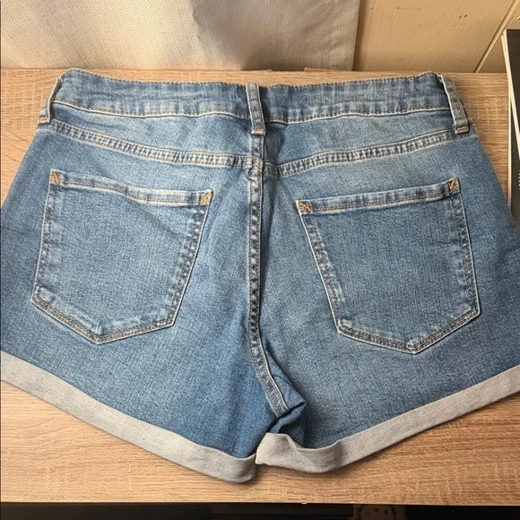 a.n.a Women's Classic Blue Jean Shorts - Picture 4 of 4